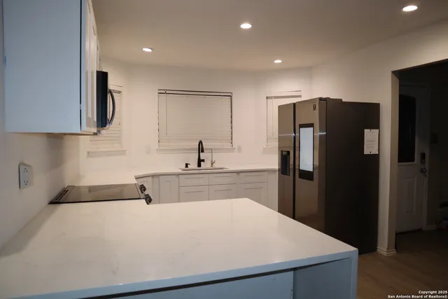 $2,100 | 16559 Canyon Cross, San Antonio, TX 78232