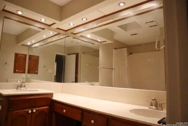 $2,100 | 16559 Canyon Cross, San Antonio, TX 78232