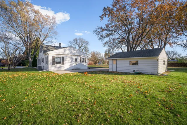 $353,900 | W148N7311 Woodland Drive, Menomonee Falls, WI 53051