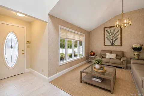 $899,999 | 939 Manor Lane, Bay Shore, NY 11706