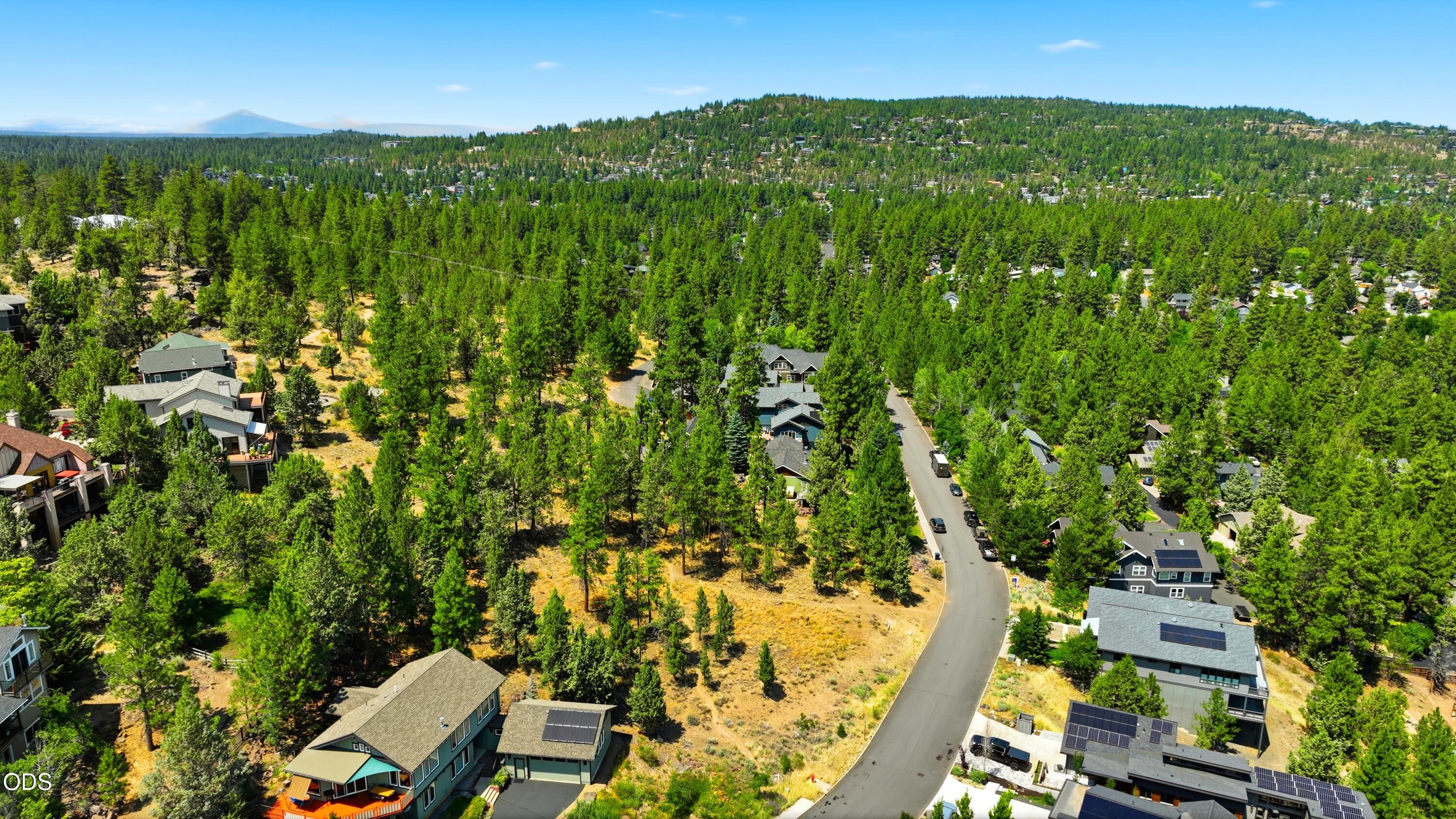 1738 Southwest Troon Avenue Bend, OR 97702 - Photo 10 of 38
