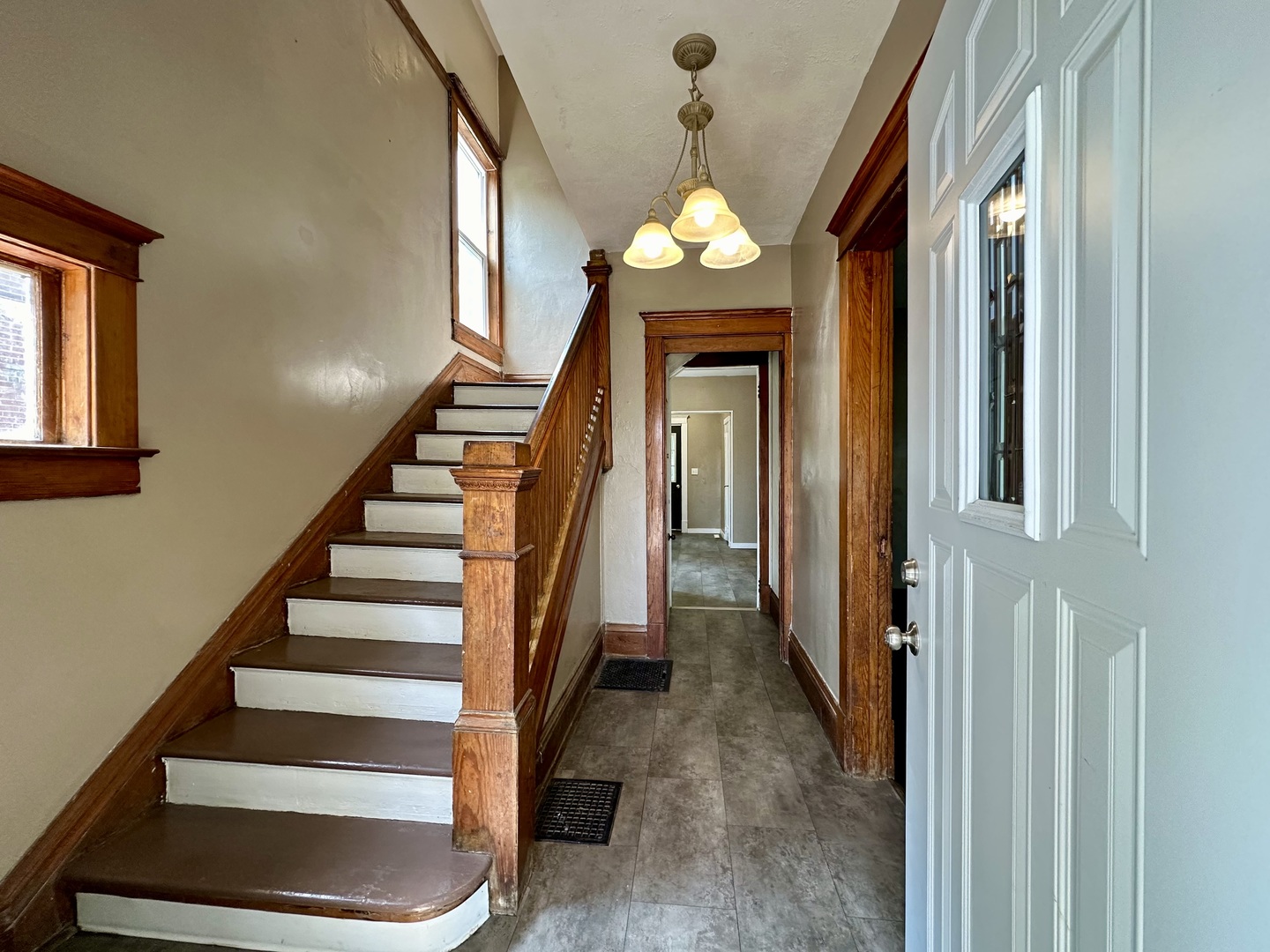 415 North Alexander Street Clinton, IL 61727 - Photo 3 of 13 Gallery Image 3