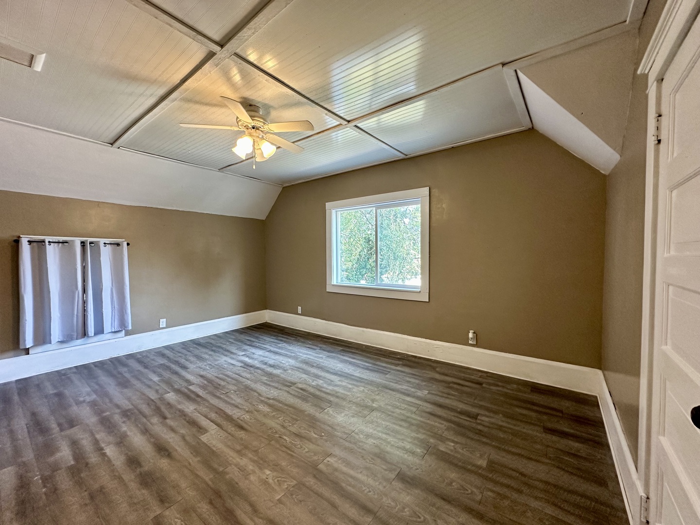 415 North Alexander Street Clinton, IL 61727 - Photo 8 of 13 Gallery Image 8