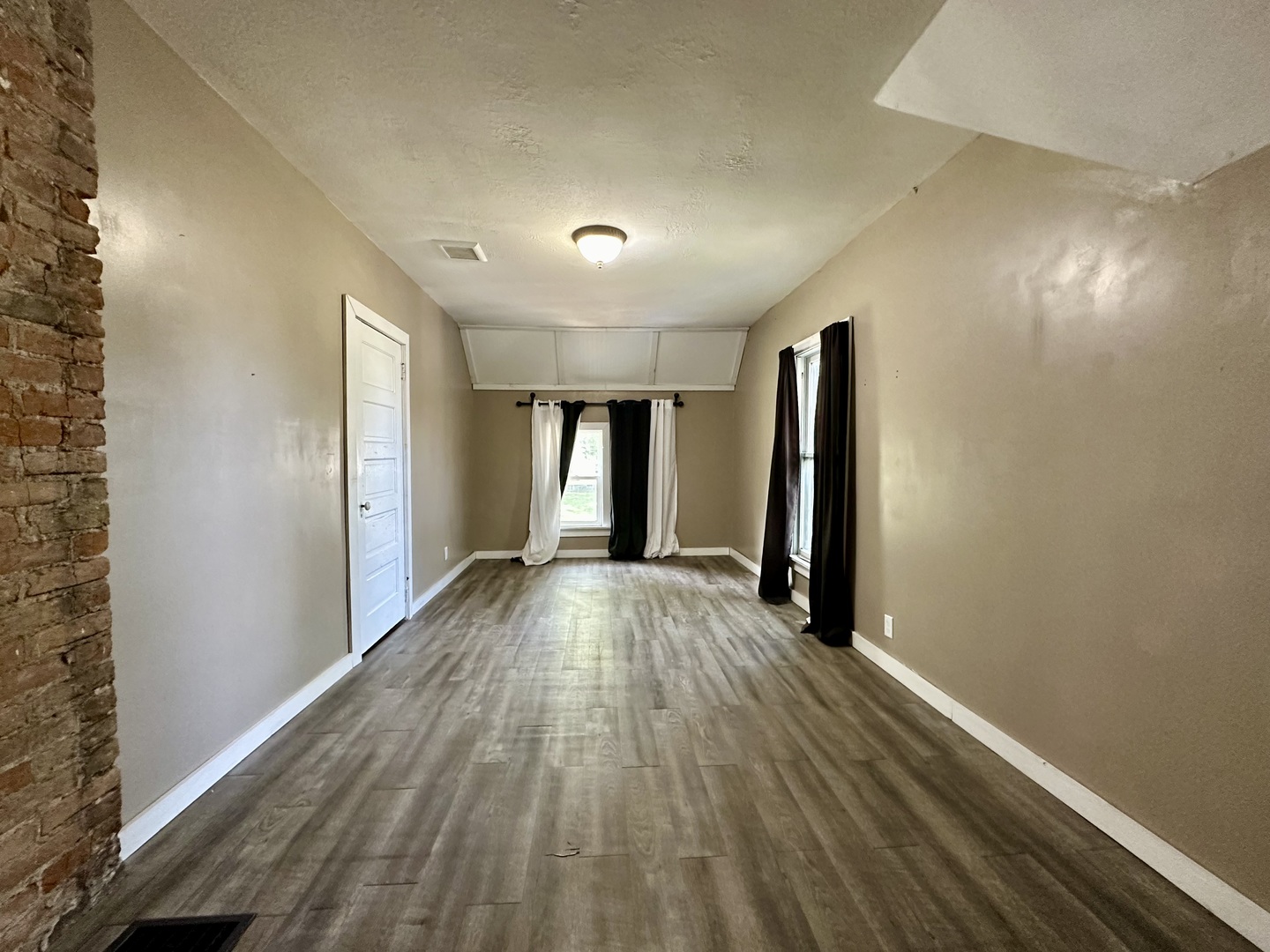 415 North Alexander Street Clinton, IL 61727 - Photo 10 of 13 Gallery Image 10