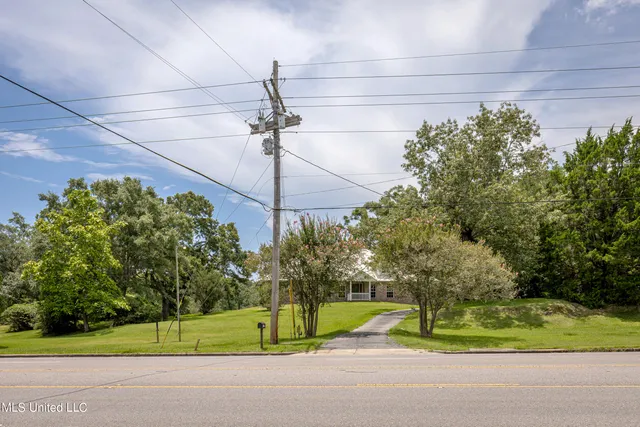 $749,000 | 14101 Lemoyne Boulevard, Biloxi, MS 39532