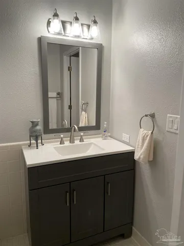 $1,750 | 825 Bayshore Drive, Unit 706, Pensacola, FL 32507