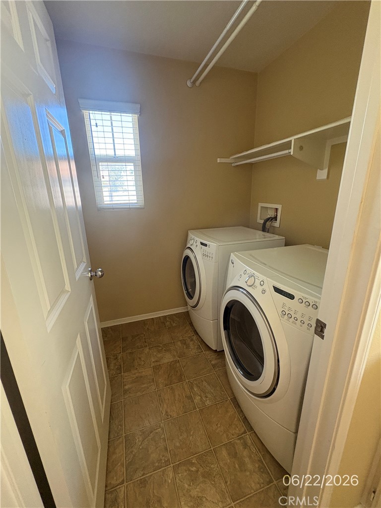 60 Crocus Street Redlands, CA 92373 - Photo 11 of 16 Laundry room