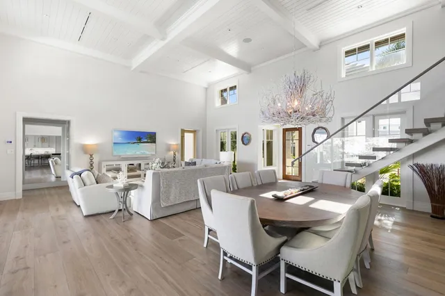 $15,250,000 | 221 Aqua Court, Naples, FL 34102