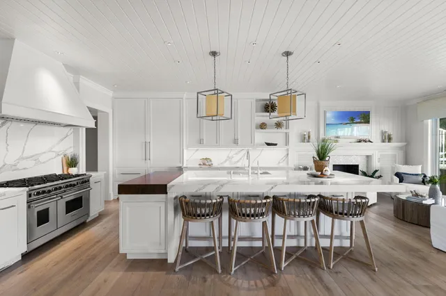 $15,250,000 | 221 Aqua Court, Naples, FL 34102