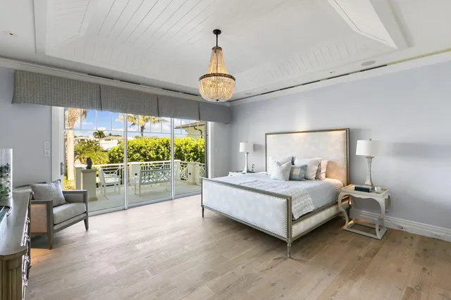 $15,250,000 | 221 Aqua Court, Naples, FL 34102