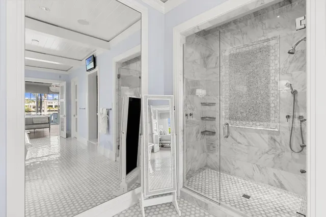 $15,250,000 | 221 Aqua Court, Naples, FL 34102