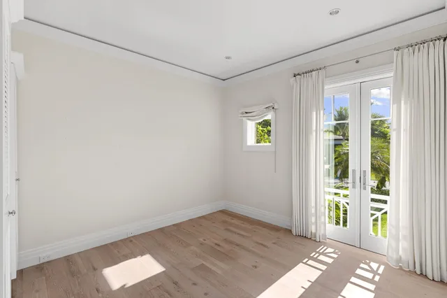 $15,250,000 | 221 Aqua Court, Naples, FL 34102