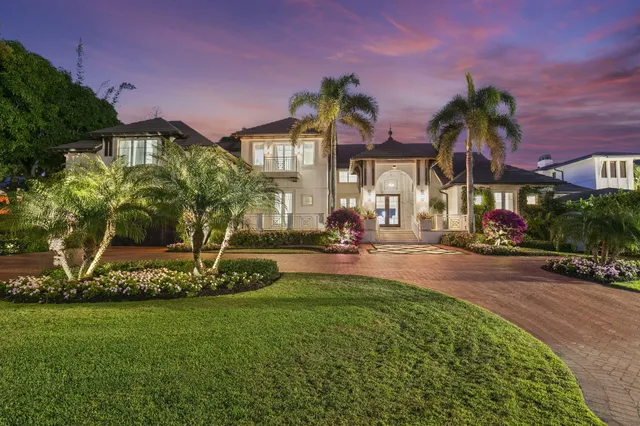 $15,250,000 | 221 Aqua Court, Naples, FL 34102