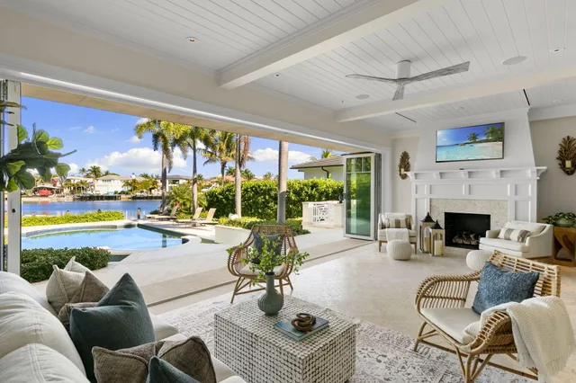 $15,250,000 | 221 Aqua Court, Naples, FL 34102