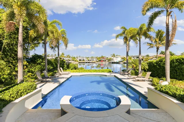 $15,250,000 | 221 Aqua Court, Naples, FL 34102