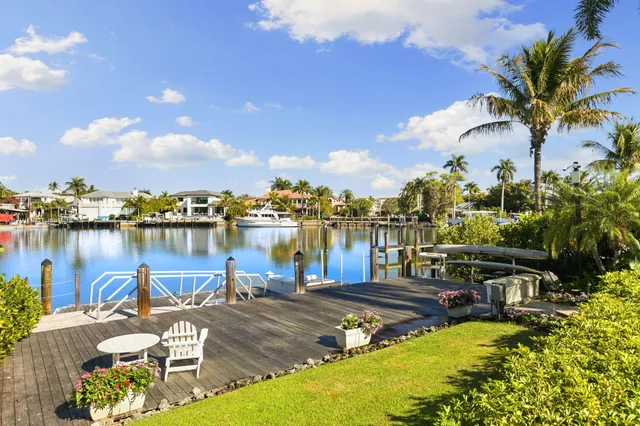 $15,250,000 | 221 Aqua Court, Naples, FL 34102