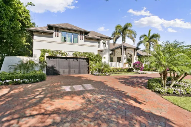 $15,250,000 | 221 Aqua Court, Naples, FL 34102