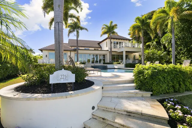 $15,250,000 | 221 Aqua Court, Naples, FL 34102