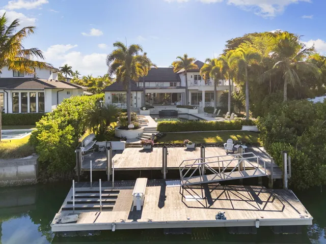 $15,250,000 | 221 Aqua Court, Naples, FL 34102