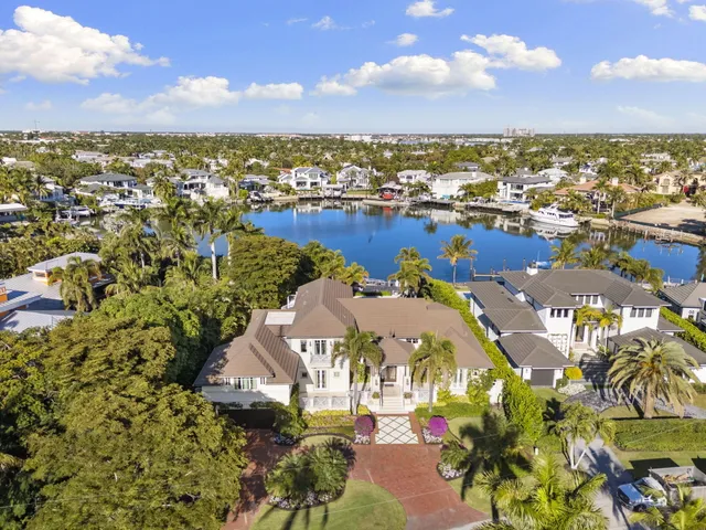 $15,250,000 | 221 Aqua Court, Naples, FL 34102