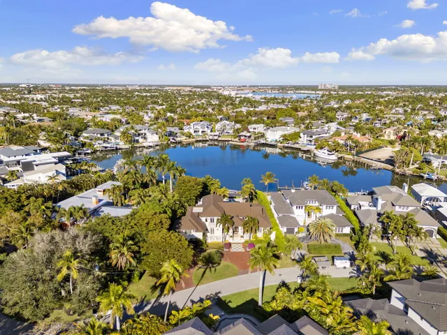 $15,250,000 | 221 Aqua Court, Naples, FL 34102