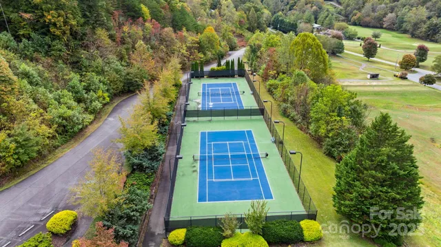 $300,000 | 24 Pine Bluff, Unit 17, Whittier, NC 28789