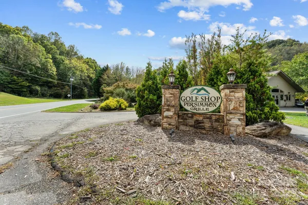 $300,000 | 24 Pine Bluff, Unit 17, Whittier, NC 28789