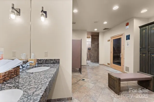 $300,000 | 24 Pine Bluff, Unit 17, Whittier, NC 28789