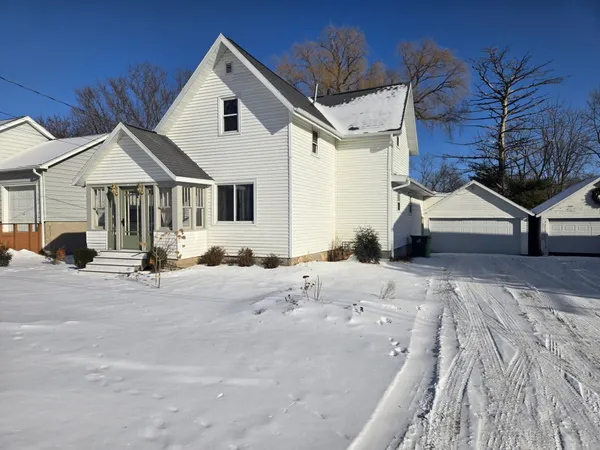$175,000 | 226 South High Street, Markesan, WI 53946