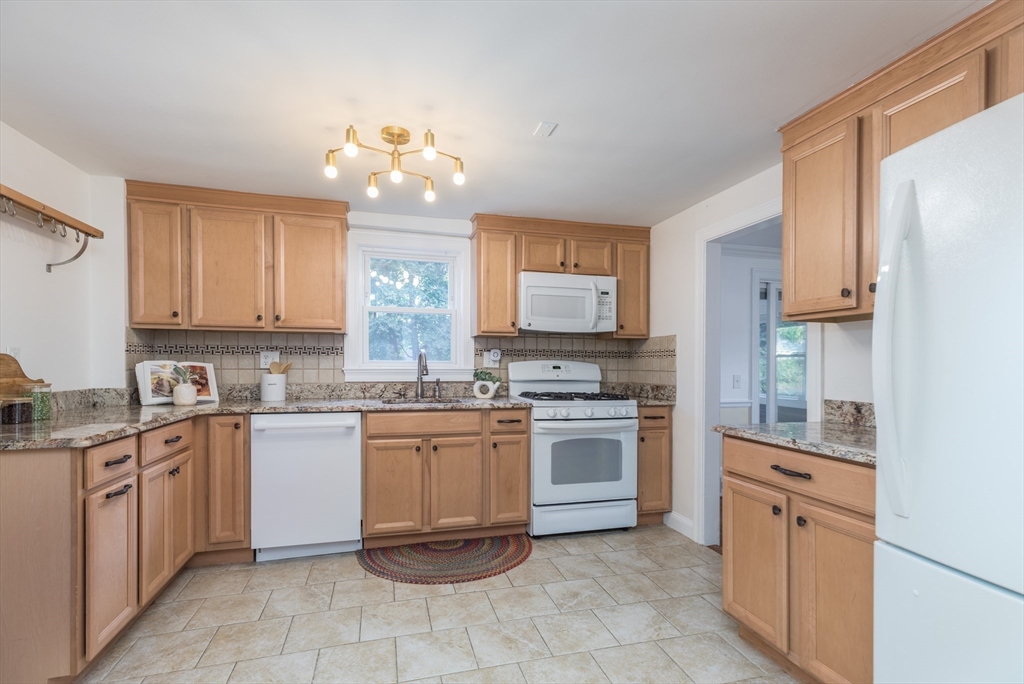 15 Byron Road Waltham, MA 02453 - Photo 12 of 26