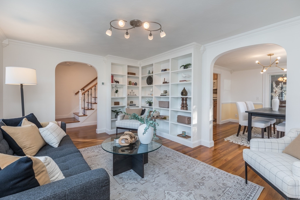 15 Byron Road Waltham, MA 02453 - Photo 5 of 26