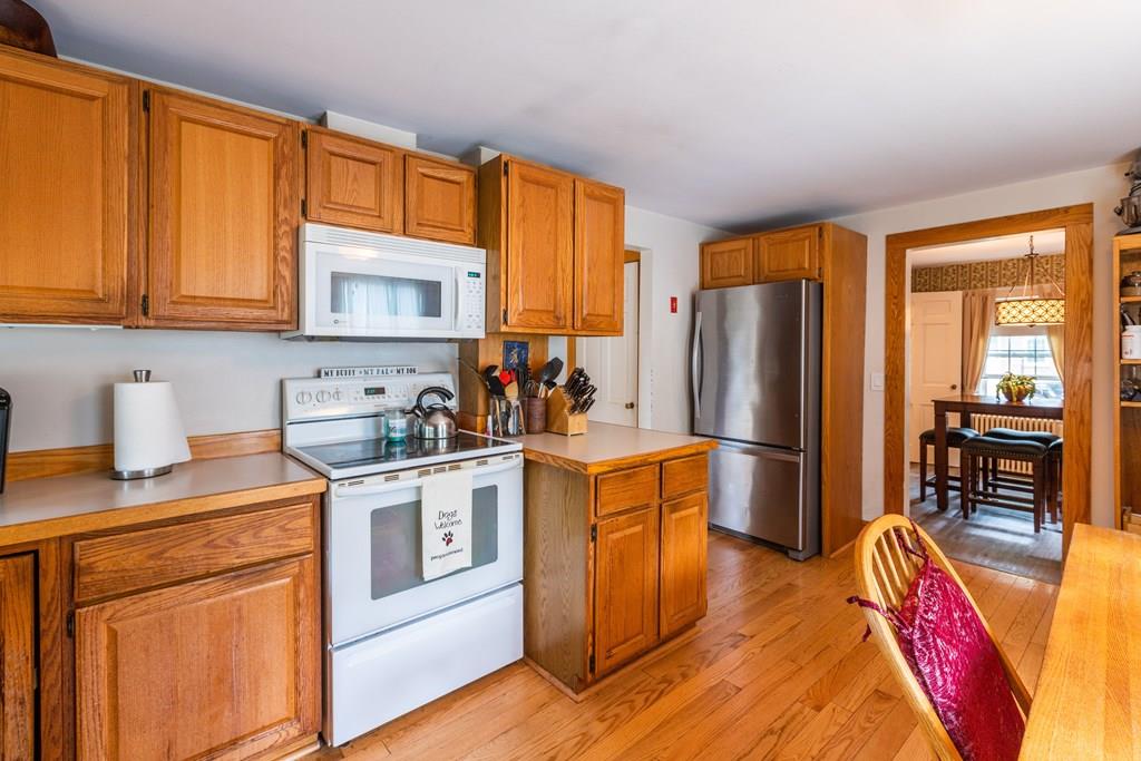 16 Dewitt Road Stoneham, MA 02180 - Photo 8 of 33 Gallery Image 8