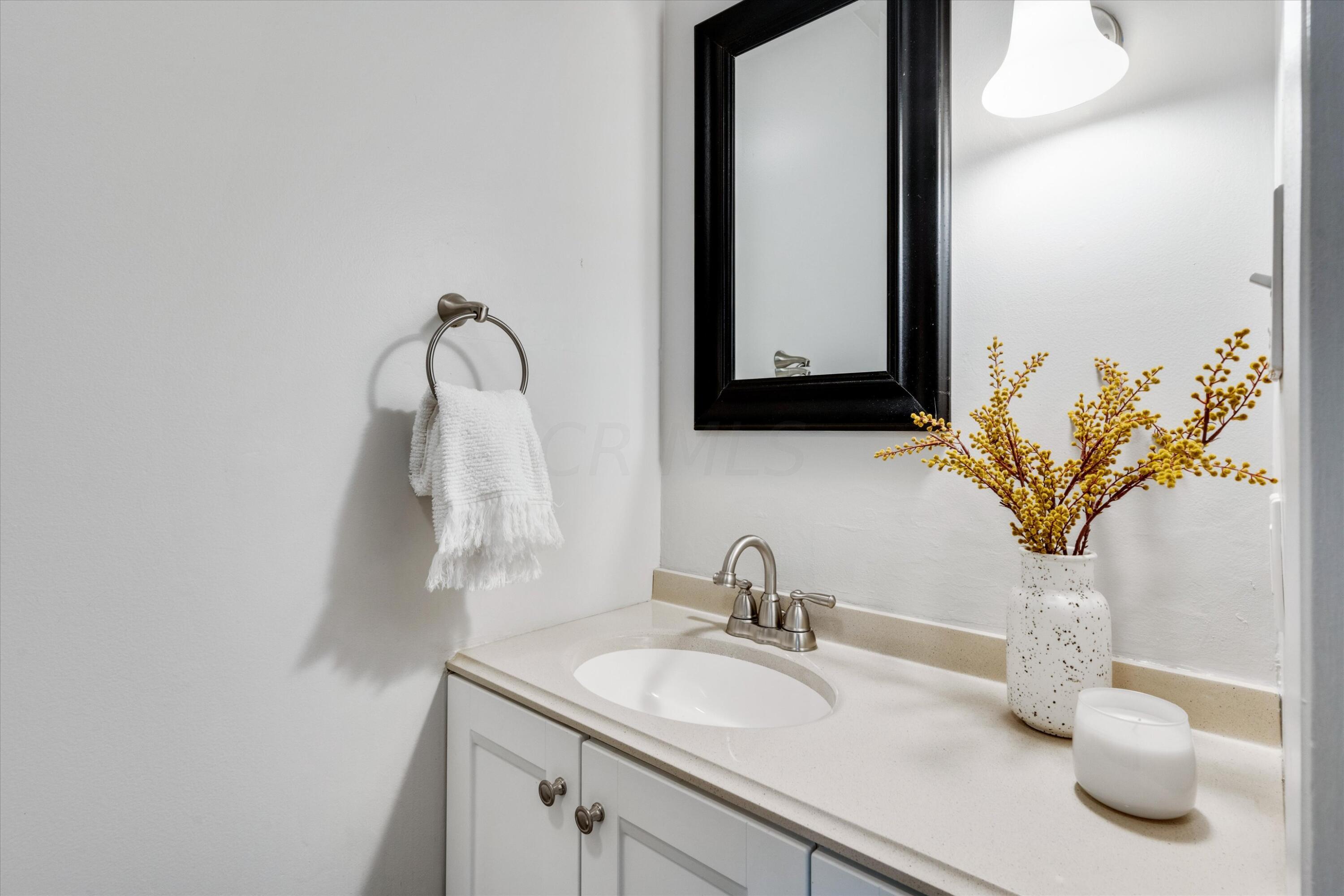 2485 Middlesex Road Columbus, OH 43220 - Photo 21 of 39 Half Bath
