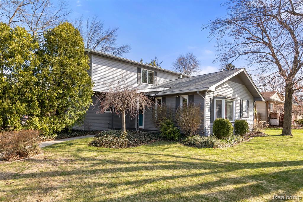 5409 Meadow View Street Sterling Heights, MI 48310 - Photo 2 of 39