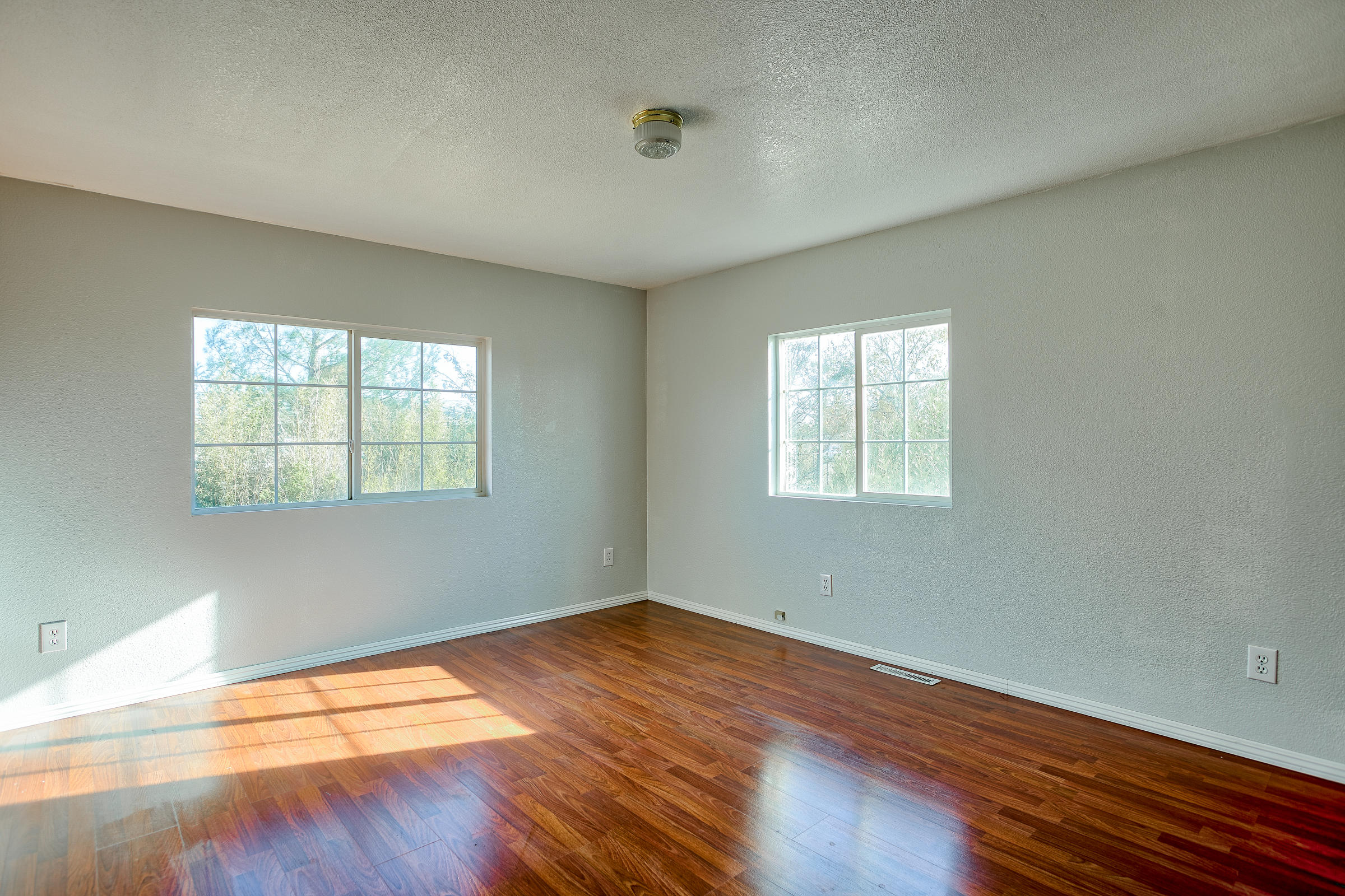 17086 Olinda Road Anderson, CA 96007 - Photo 17 of 92 Guest Bedroom 2