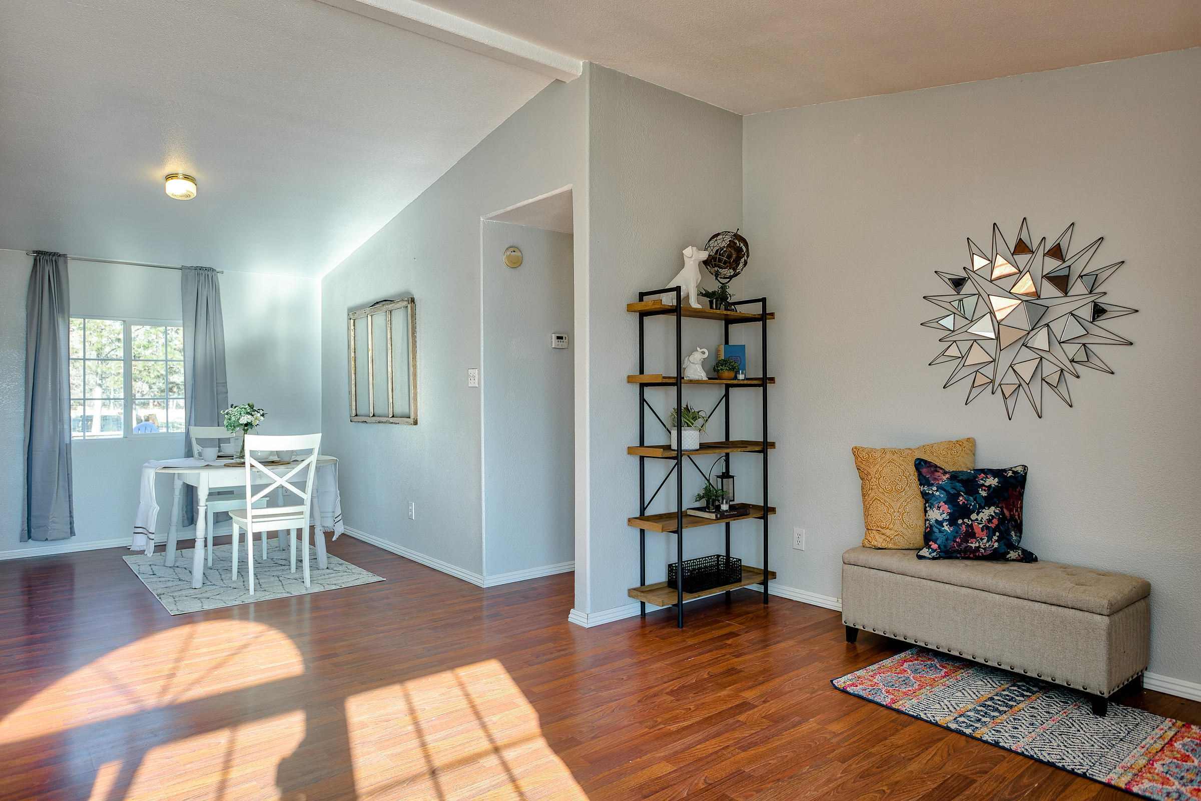 17086 Olinda Road Anderson, CA 96007 - Photo 30 of 92 Entry Area & Dining Rm