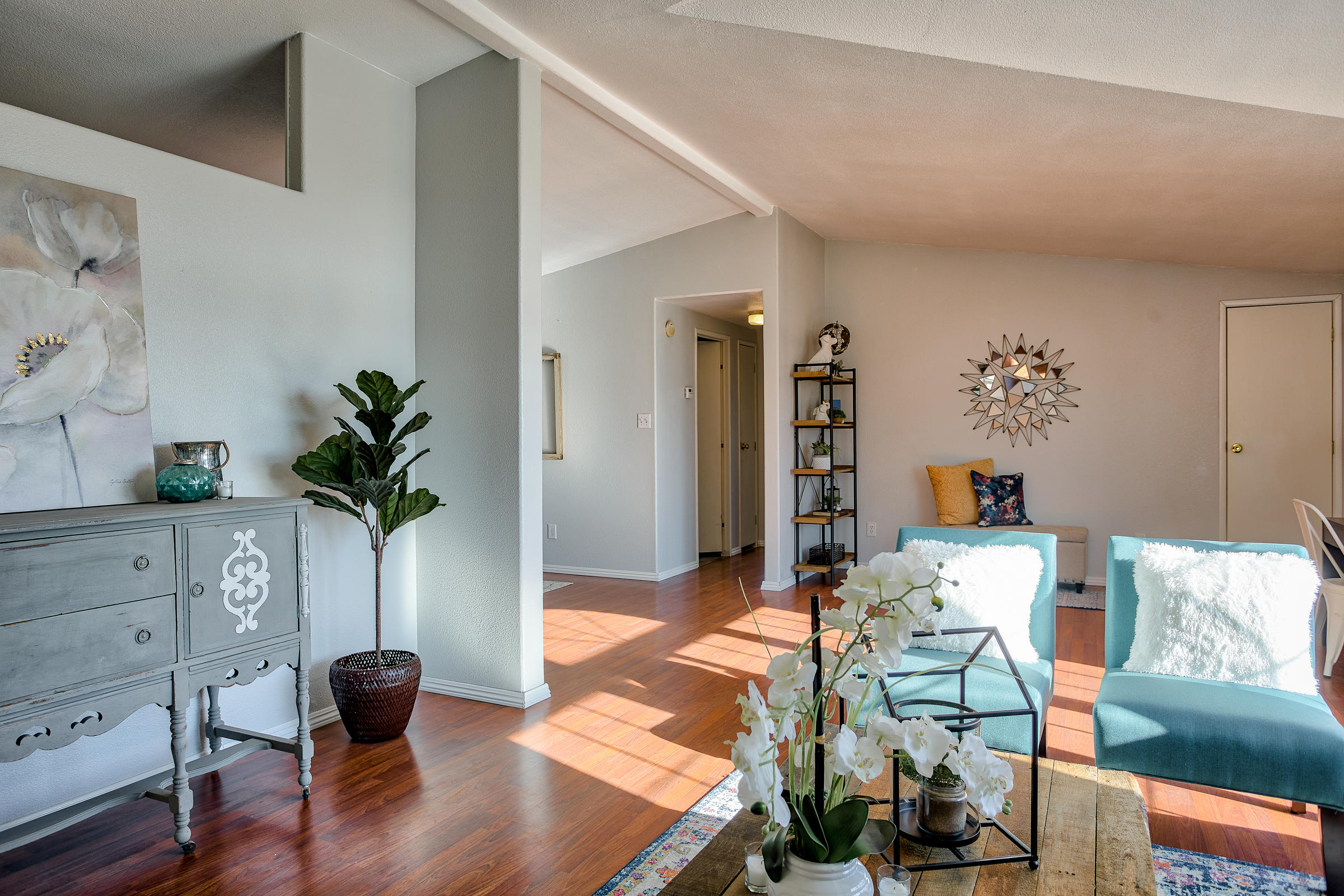 17086 Olinda Road Anderson, CA 96007 - Photo 32 of 92 Living Room