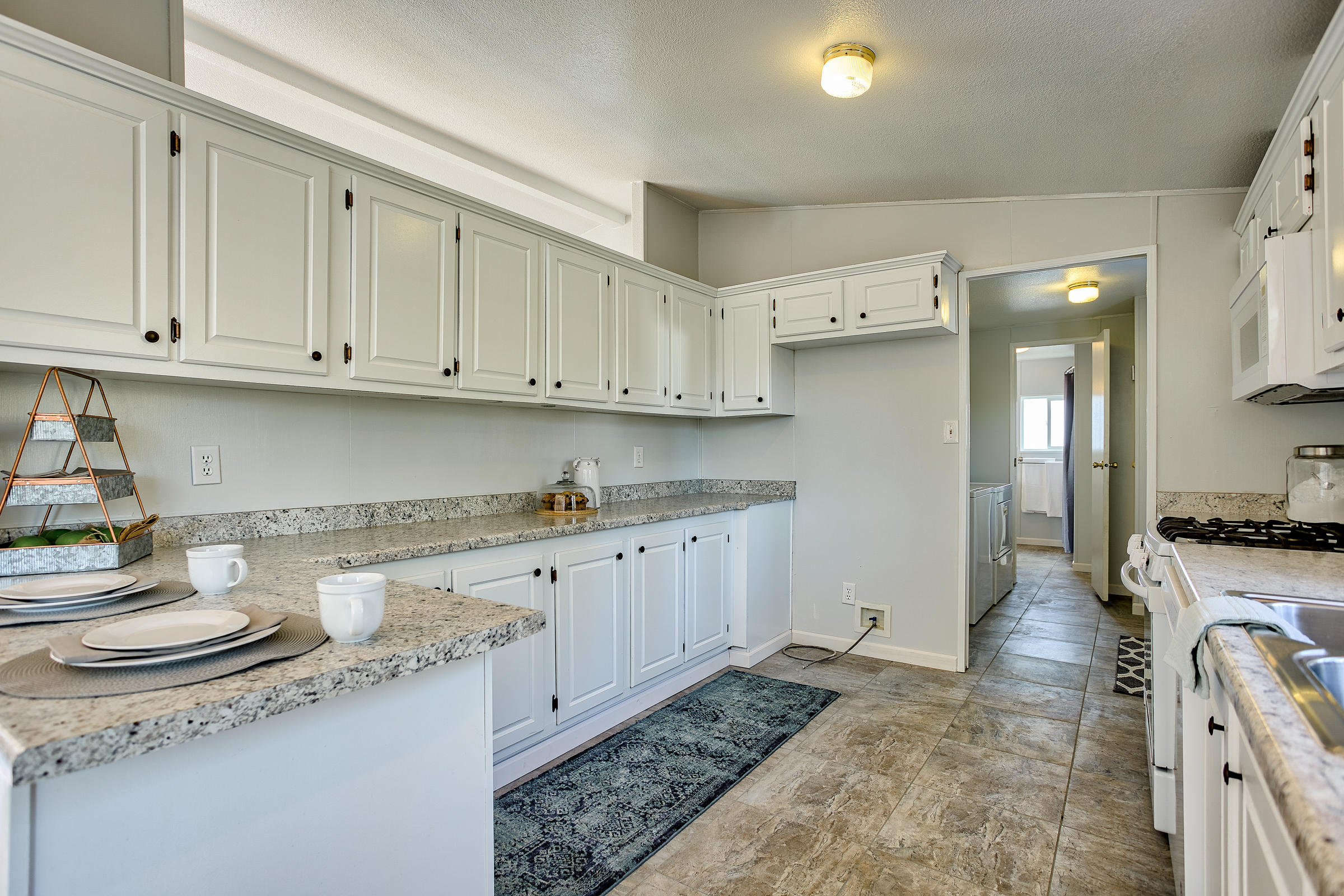 17086 Olinda Road Anderson, CA 96007 - Photo 5 of 92 Large Kitchen - tons of cabinets