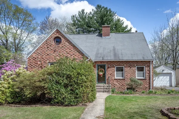 $325,000 | 16 Queen Street, Holyoke, MA 01040