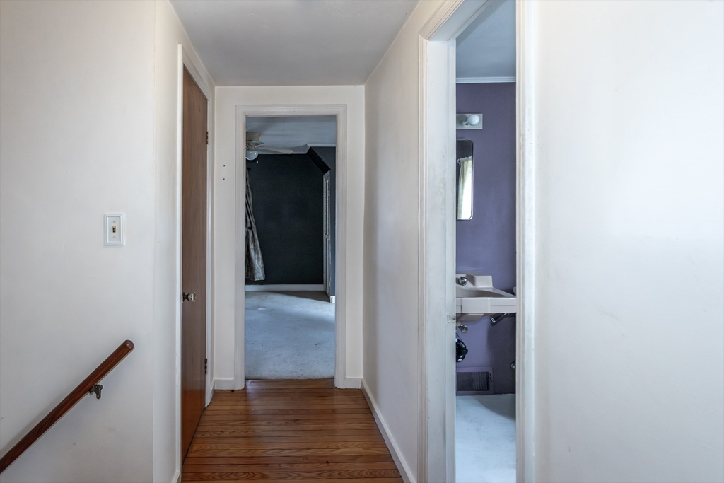 16 Queen Street Holyoke, MA 01040 - Photo 24 of 37