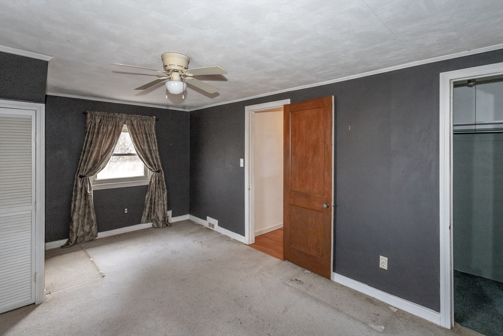 16 Queen Street Holyoke, MA 01040 - Photo 26 of 37