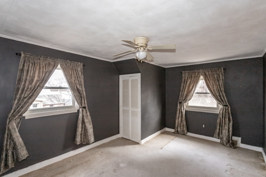 16 Queen Street Holyoke, MA 01040 - Photo 27 of 37