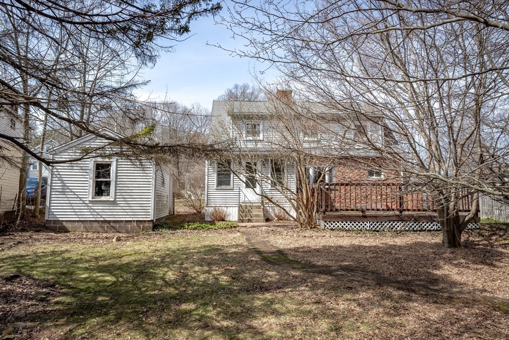 16 Queen Street Holyoke, MA 01040 - Photo 33 of 37