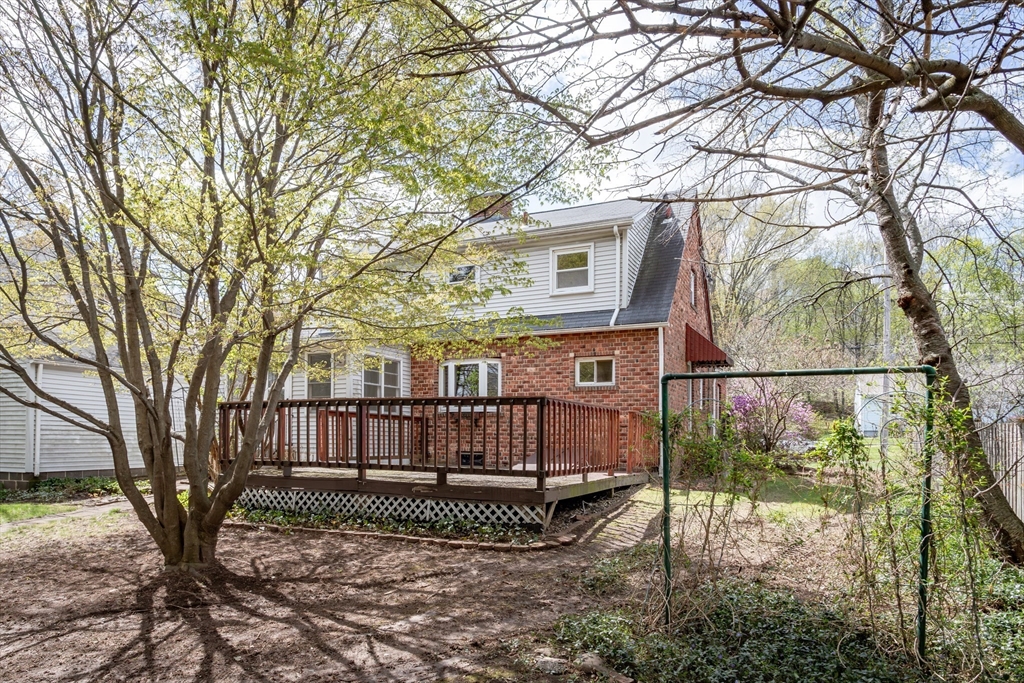 16 Queen Street Holyoke, MA 01040 - Photo 36 of 37