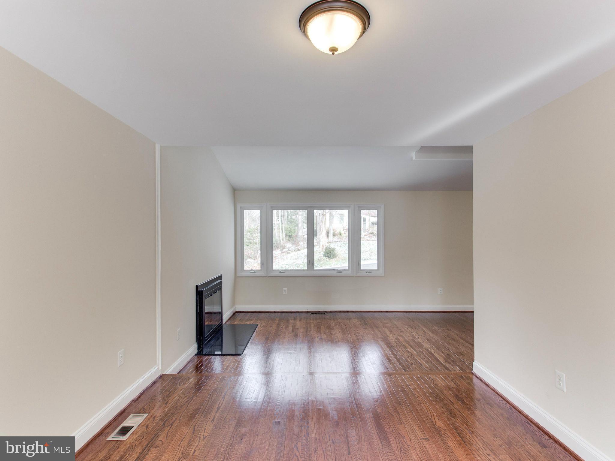 1705 Kiva Road Silver Spring, MD 20905 - Photo 10 of 30 Dining Room
