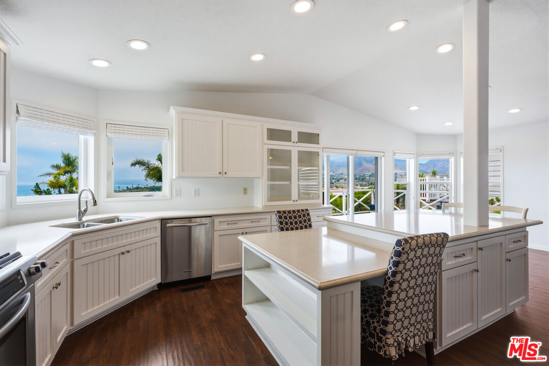 29500 Heathercliff Road, Unit 265 Malibu, CA 90265 - Photo 8 of 32