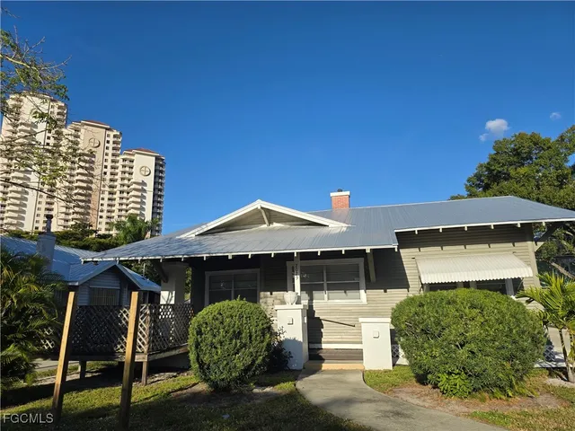 $2,500 | 2029 Clifford Street, Fort Myers, FL 33901