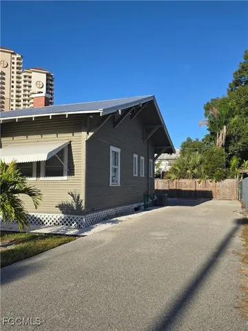 $2,500 | 2029 Clifford Street, Fort Myers, FL 33901