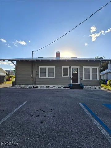 $2,500 | 2029 Clifford Street, Fort Myers, FL 33901