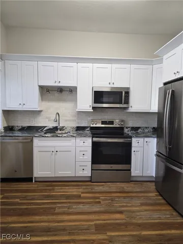 $2,500 | 2029 Clifford Street, Fort Myers, FL 33901